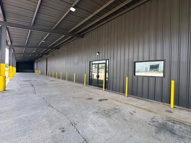 102 Commerce Way, Stockertown, PA à louer - Photo de l’immeuble – Image 2 sur 5