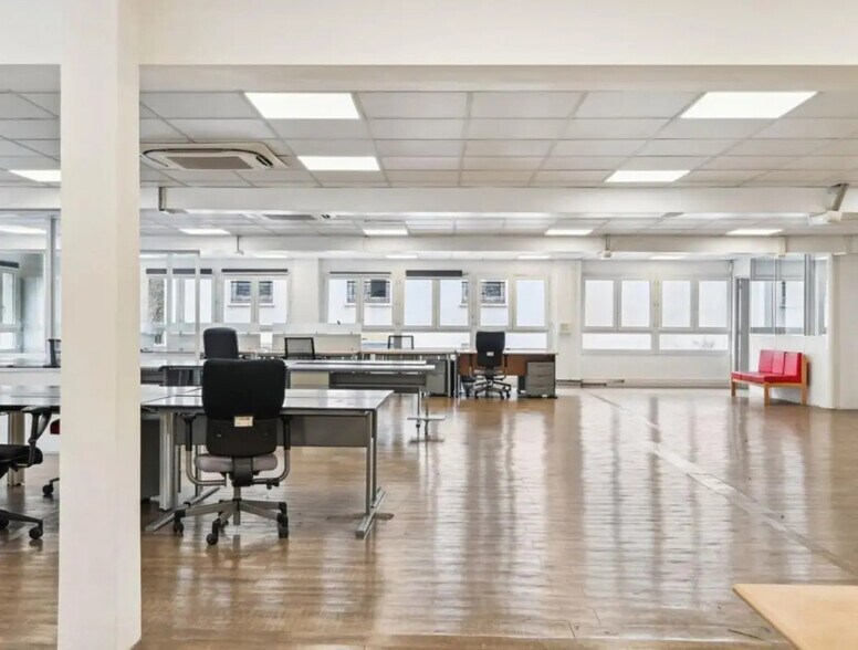 Bureau dans Saint-Ouen-sur-Seine à louer - Photo de l’immeuble – Image 2 sur 11