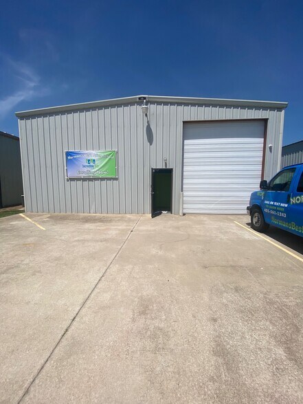 1007 N University Blvd, Norman, OK à louer - Photo de l’immeuble – Image 2 sur 2