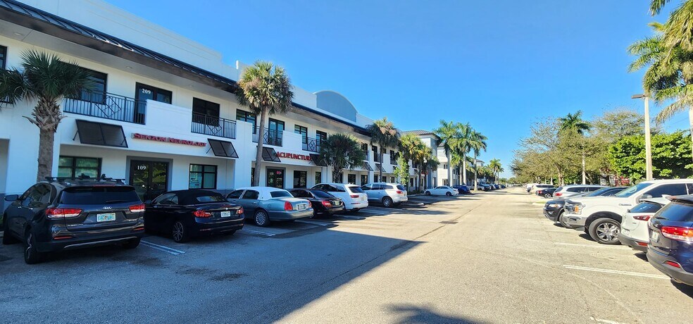 9100 Belvedere Rd, Royal Palm Beach, FL à louer - Photo de l’immeuble – Image 3 sur 30