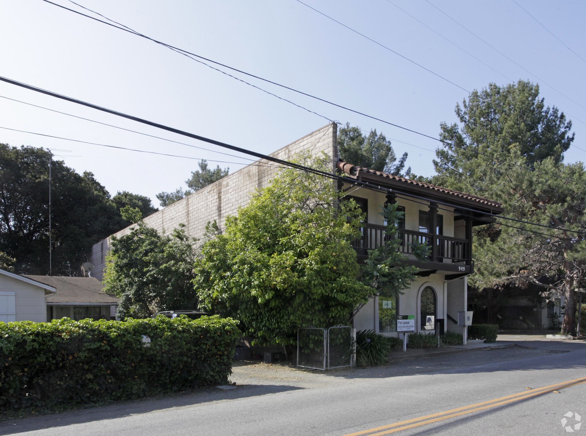 949 Sherwood Ave, Los Altos, CA à louer Photo principale– Image 1 sur 3