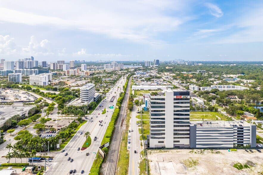 19790 W Dixie Hwy, Aventura, FL à vendre - Aérien – Image 3 sur 163