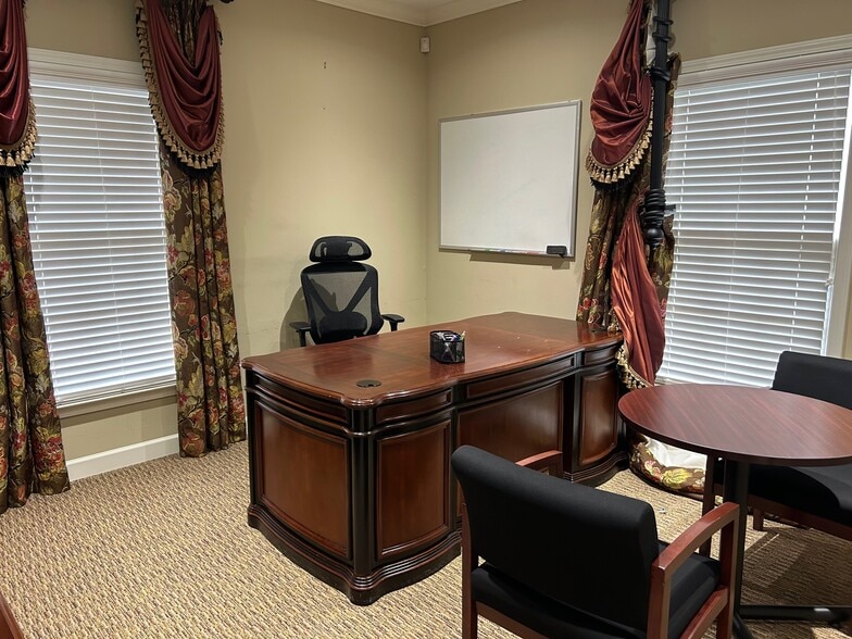 10888 Crabapple Rd, Roswell, GA à louer - Photo intérieure – Image 3 sur 18