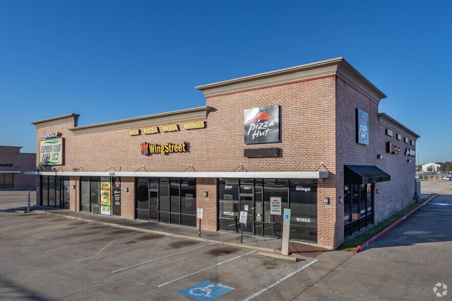 3320-3418 S Hwy 6, Houston, TX à louer - Photo principale – Image 1 sur 7