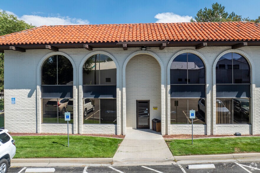 1000 E William St, Carson City, NV à vendre - Photo de l’immeuble – Image 3 sur 7