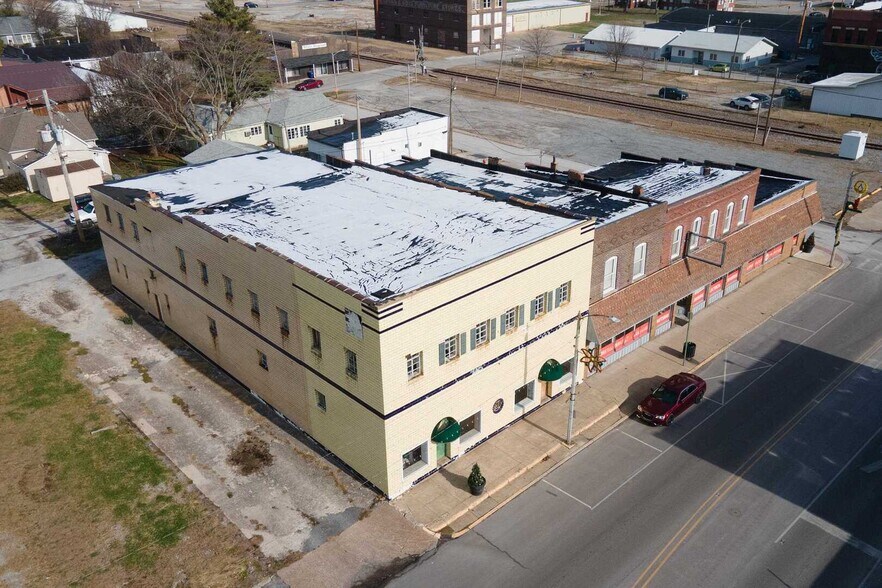 111 W Main St, West Frankfort, IL à vendre - Photo de l’immeuble – Image 2 sur 5