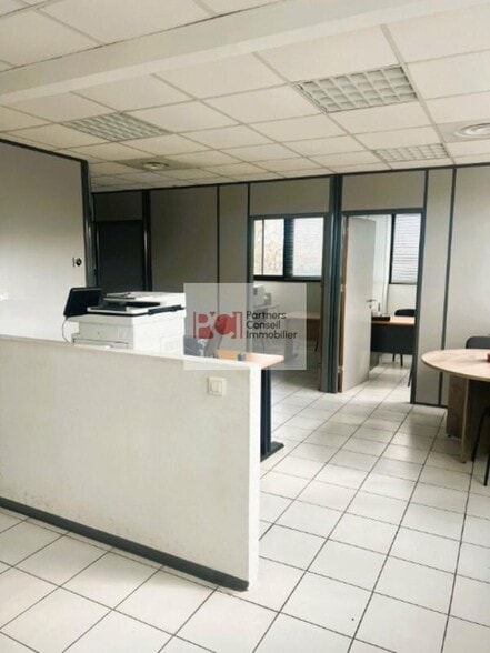 Bureau dans Nîmes à louer - Photo intérieure – Image 3 sur 3