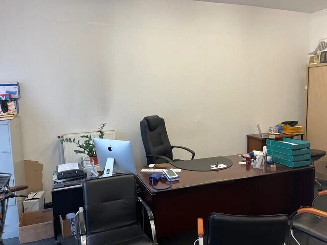 Plus de détails pour Local commercial à vendre