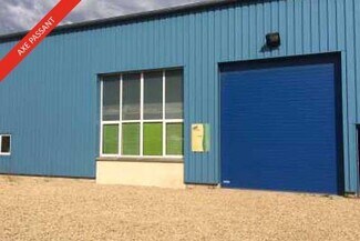 Plus de détails pour Local d'activités à louer