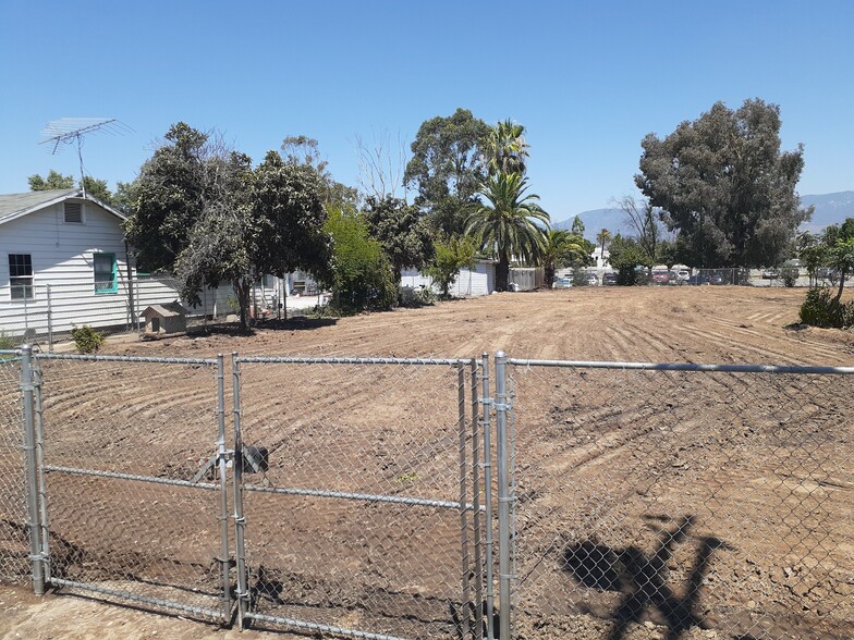 000 Velarde St, San Bernardino, CA à vendre - Photo de l’immeuble – Image 2 sur 6