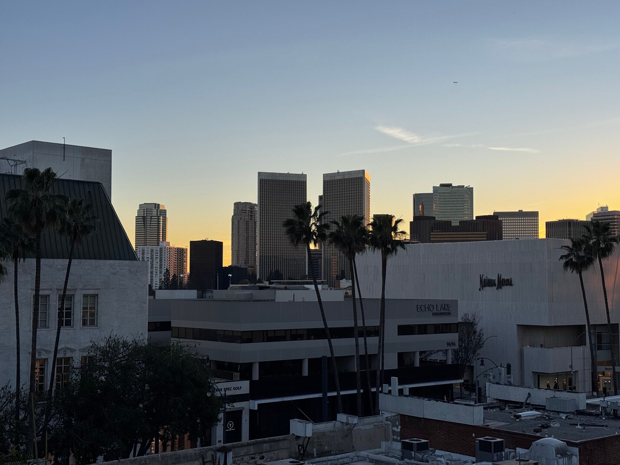 390 N Bedford Dr, Beverly Hills, CA à louer Photo principale– Image 1 sur 11