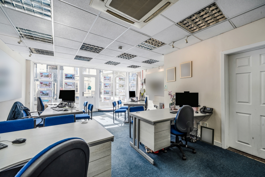 31 Commercial St, Camborne à vendre - Photo intérieure – Image 3 sur 3