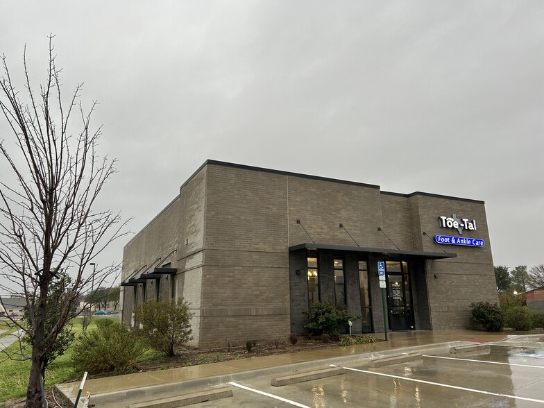 5700 North Park Dr, Watauga, TX à louer - Photo de l’immeuble – Image 3 sur 12
