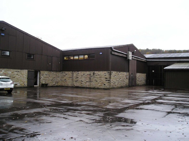 Tanyard Road, Huddersfield à louer - Photo principale – Image 1 sur 2
