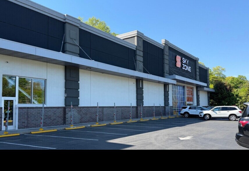 2141 Central Park Ave, Yonkers, NY à louer - Photo de l’immeuble – Image 2 sur 3