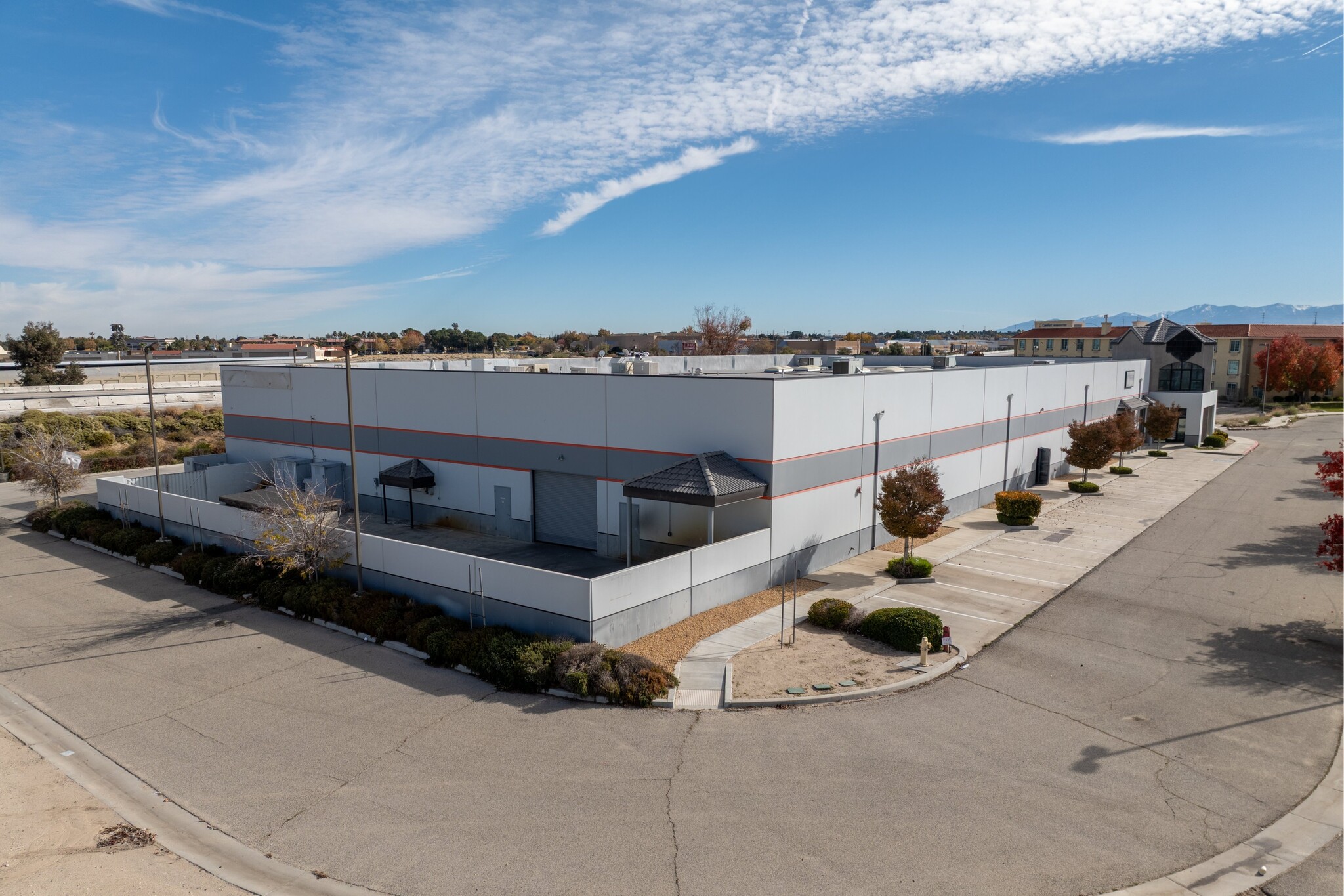 1759 W Avenue J12, Lancaster, CA à louer Photo intérieure– Image 1 sur 50