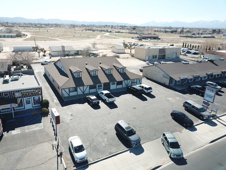 17151 Main St, Hesperia, CA à vendre - Photo de l’immeuble – Image 3 sur 12