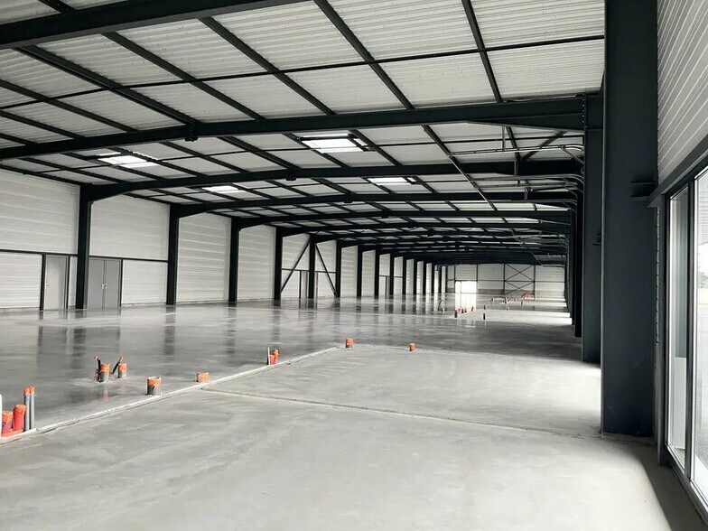 Local d’activités dans Schweighouse-sur-Moder à louer - Photo intérieure – Image 3 sur 8