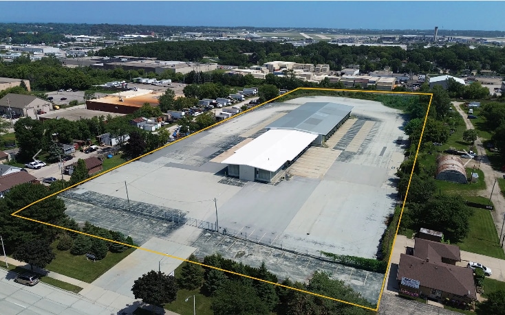 5282 S 13th St, Milwaukee, WI à louer Photo principale– Image 1 sur 7