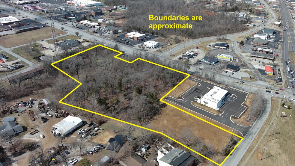 209 S Wilson Rd, Radcliff, KY à vendre - Photo de l’immeuble – Image 1 sur 7