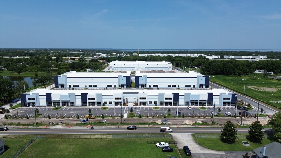 409 Ocoee Apopka Rd, Ocoee, FL à louer - Photo de l’immeuble – Image 2 sur 3