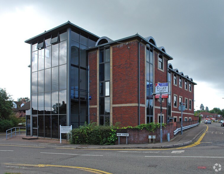 Park St, Bagshot à louer - Photo de l’immeuble – Image 3 sur 15