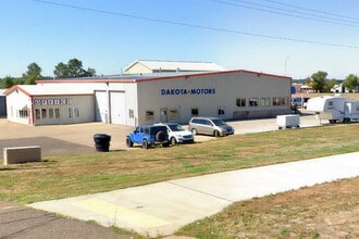 2090 3rd Ave W, Dickinson, ND à louer Photo intérieure– Image 2 sur 4