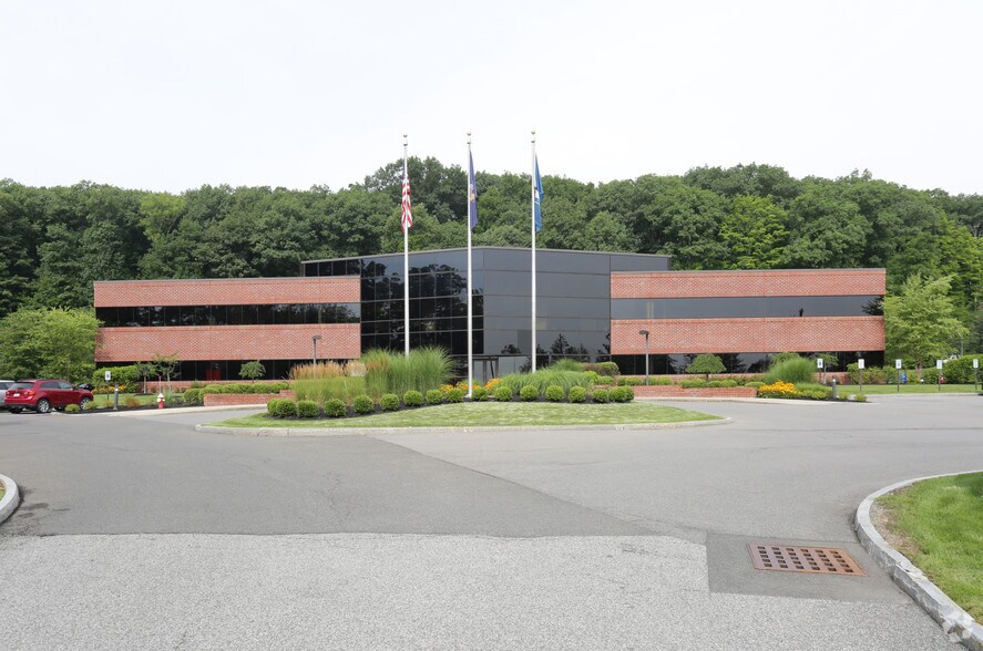 9 Cornell Rd, Latham, NY à louer - Photo de l’immeuble – Image 3 sur 12