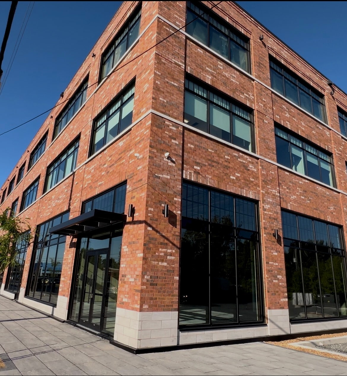 2085 Rte Marie-Victorin, Varennes, QC à louer Photo de l’immeuble– Image 1 sur 3