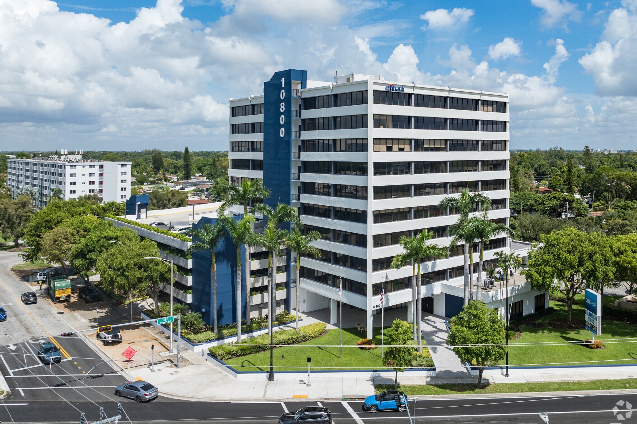 10800 Biscayne Blvd, Miami, FL à louer Photo de l’immeuble– Image 1 sur 22