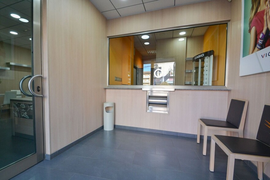 View Photo