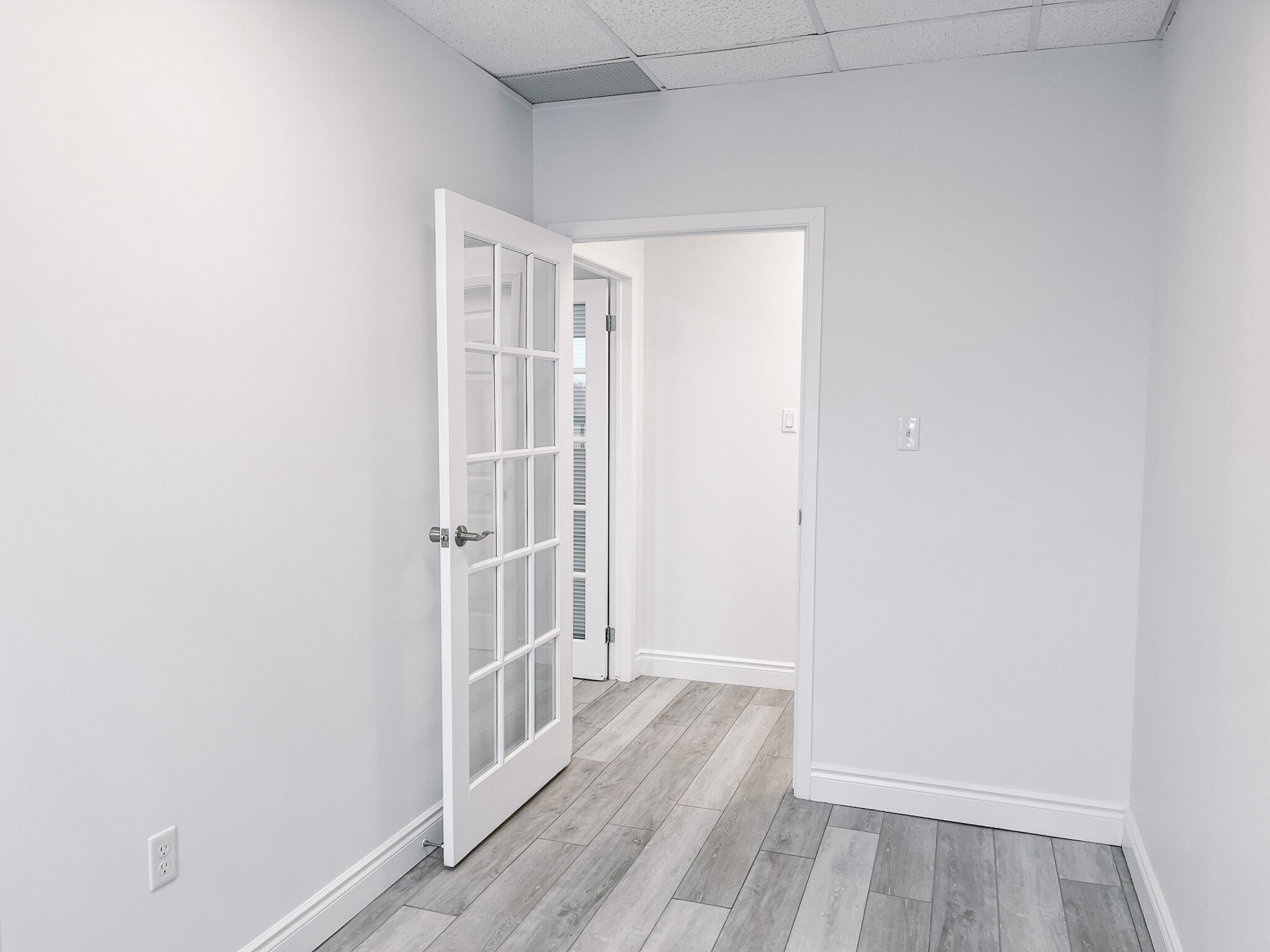 111 Waterloo St, London, ON à louer Photo intérieure– Image 1 sur 4