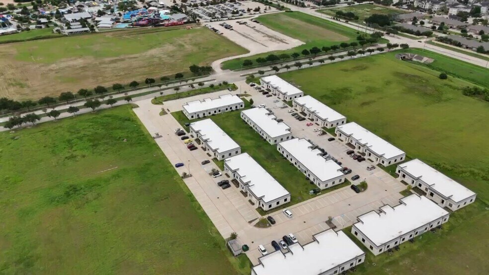 25145 Star Ln, Katy, TX à louer - Vidéo sur l’annonce professionnelle – Image 3 sur 31