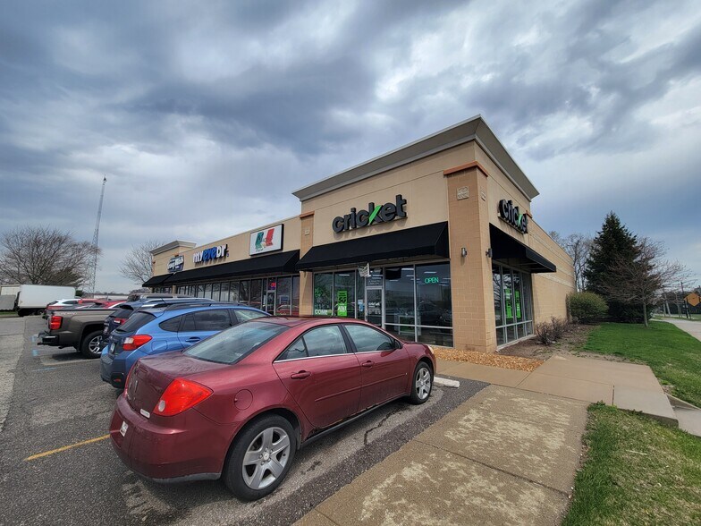 315 W Ireland Rd, South Bend, IN à louer - Photo de l’immeuble – Image 2 sur 9