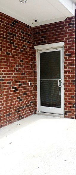 1290 E Arlington Blvd, Greenville, NC à louer - Photo de l’immeuble – Image 3 sur 4