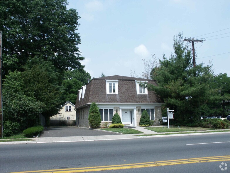 1530 Saint Georges Ave, Rahway, NJ à vendre - Photo de l’immeuble – Image 3 sur 26