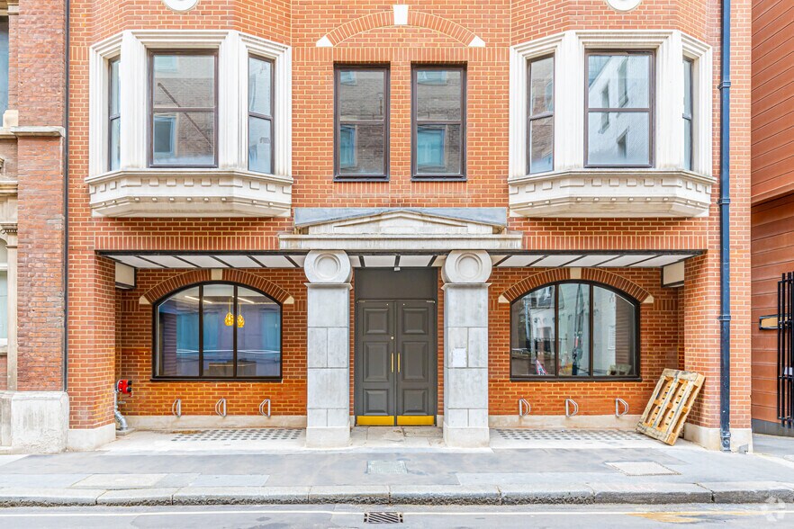 4 Breams, Londres à louer - Photo de l’immeuble – Image 3 sur 3