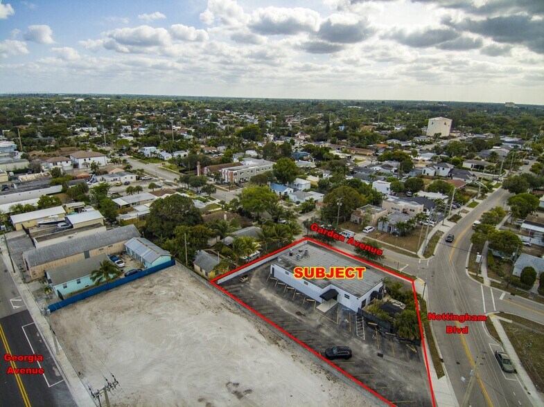 624 Nottingham Blvd, West Palm Beach, FL à vendre - Photo de l’immeuble – Image 2 sur 7
