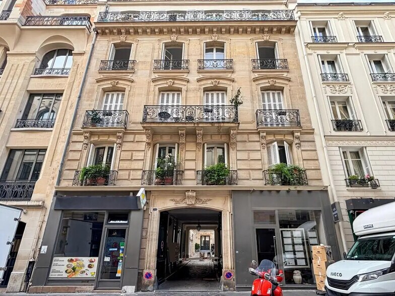 Bureau dans Paris à louer - Photo de l’immeuble – Image 1 sur 7
