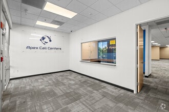 2001 NW 64th St, Fort Lauderdale, FL à louer Hall d’entrée– Image 2 sur 14