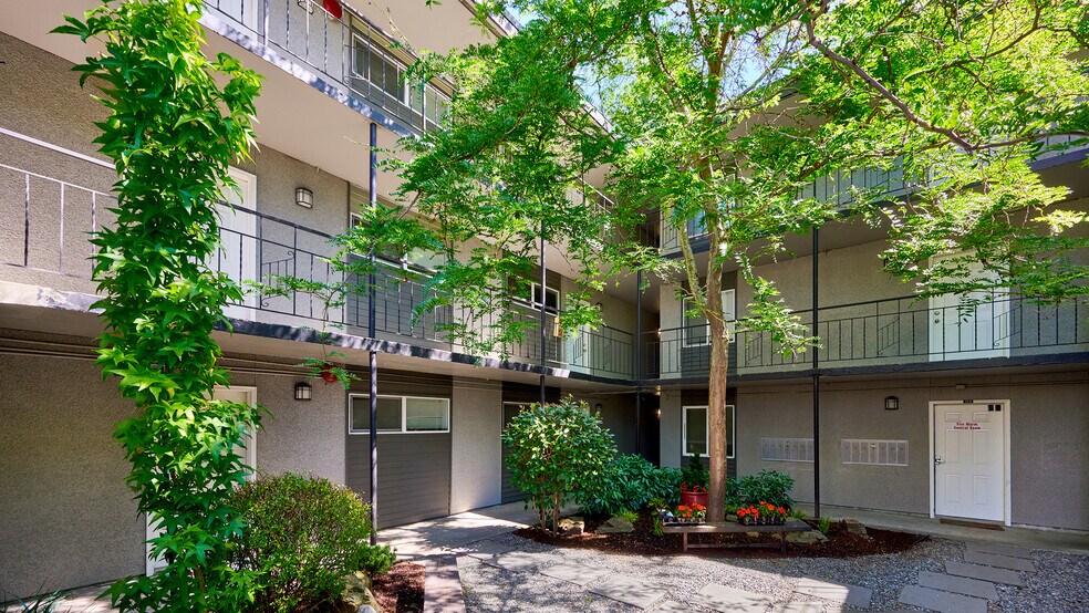 9050 Greenwood Ave N, Seattle, WA à vendre - Photo de l’immeuble – Image 3 sur 9