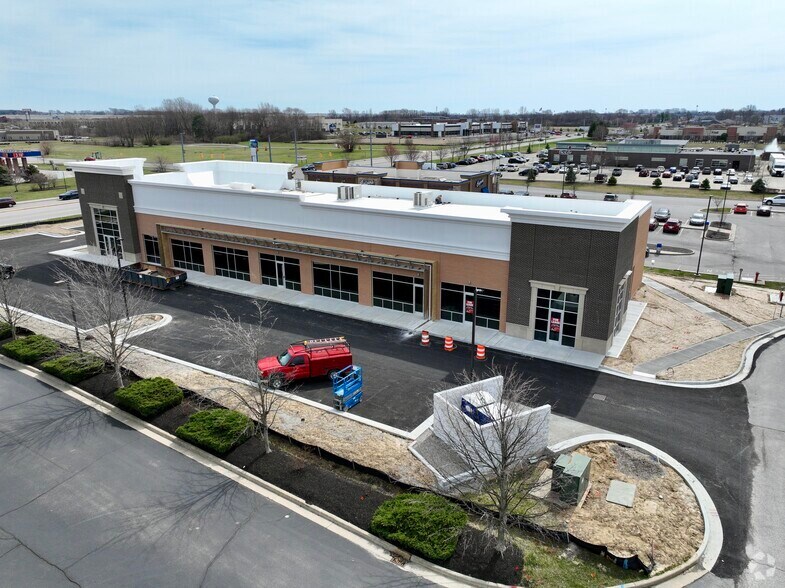 997 E County Line Rd, Greenwood, IN à louer - Photo de l’immeuble – Image 1 sur 1