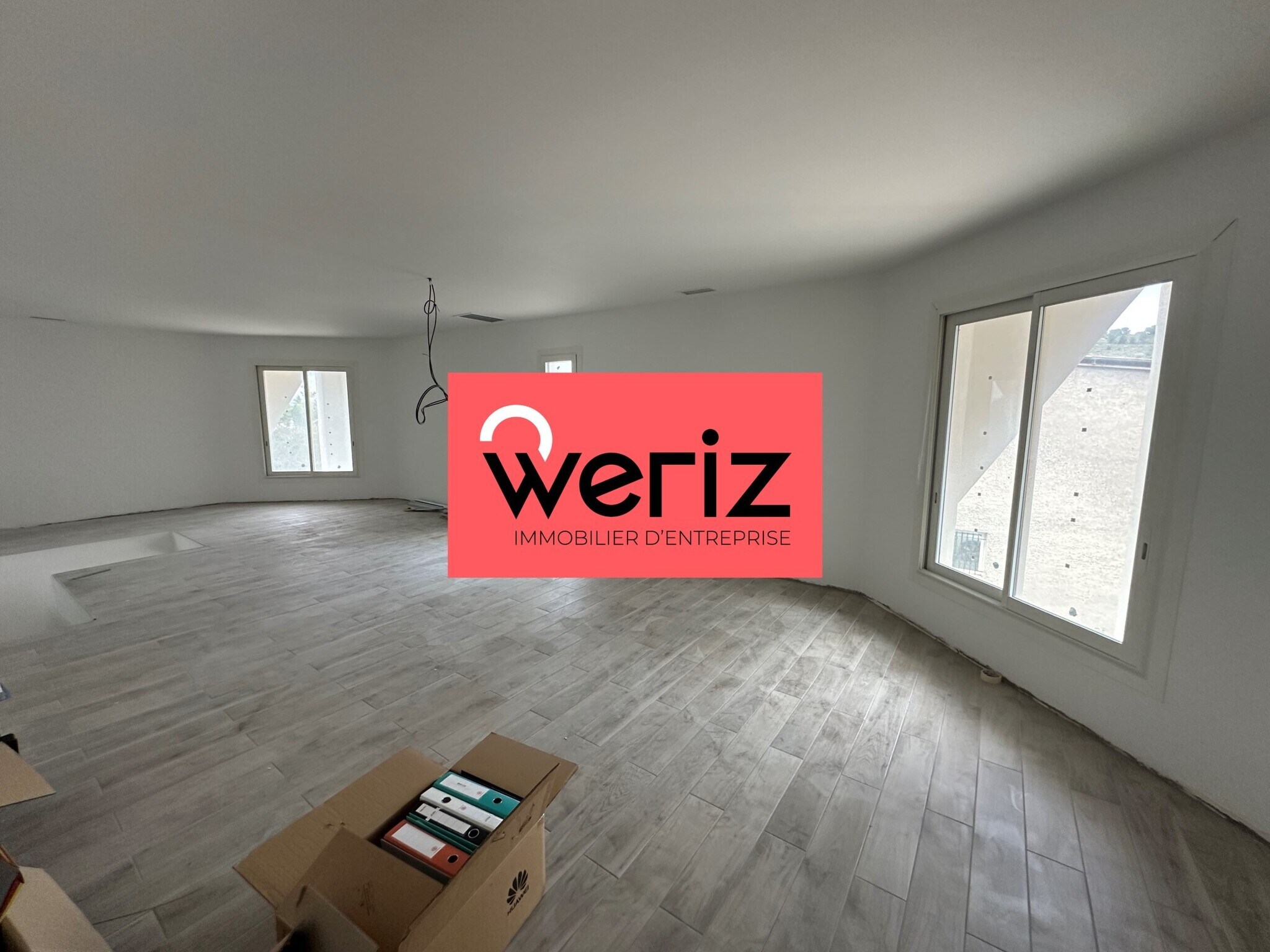 Industriel/Logistique dans Le Rove à louer Photo de l’immeuble– Image 1 sur 15