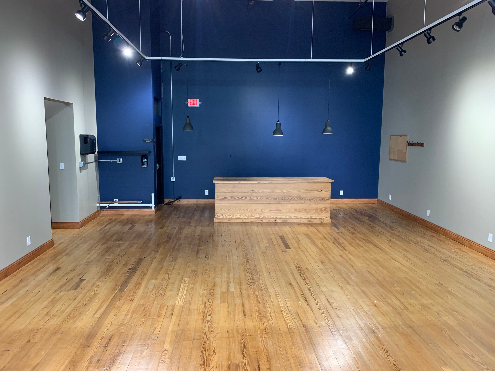 201 N Main St, Taylor, TX à vendre Photo de l’immeuble– Image 1 sur 5