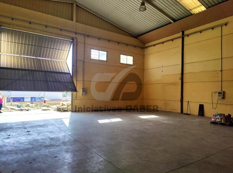 Industriel/Logistique dans Yuncos, Toledo à vendre - Photo de l’immeuble – Image 2 sur 7