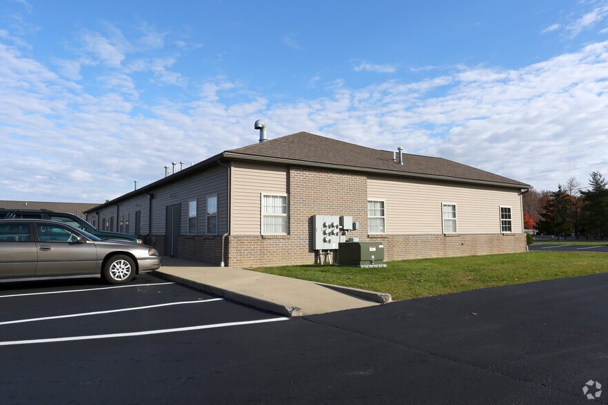 130 Westchester Dr, Youngstown, OH à vendre - Photo de l’immeuble – Image 3 sur 3