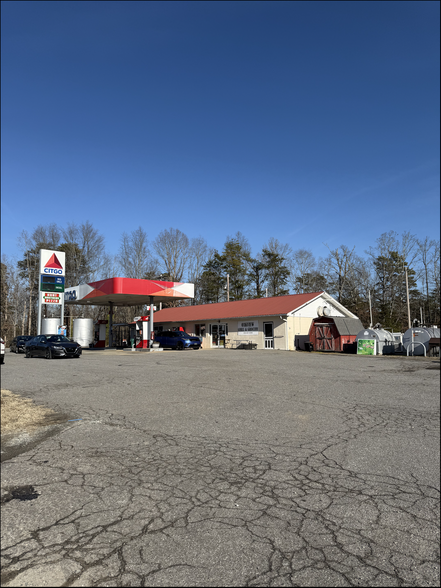 5659 Nc Highway 62 S, Yanceyville, NC à vendre - Photo principale – Image 1 sur 8