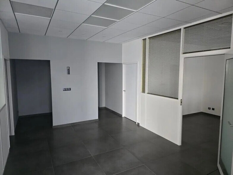 Bureau dans Eysines à louer - Photo de l’immeuble – Image 3 sur 4