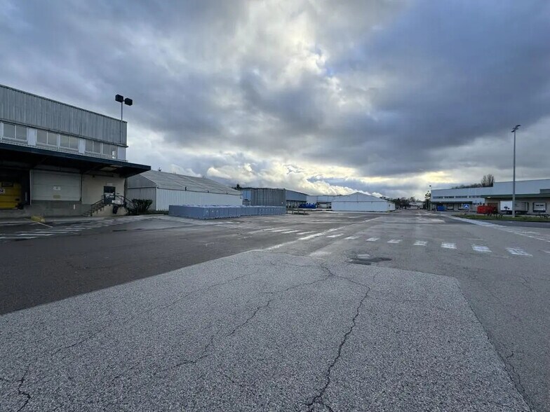 Industriel/Logistique dans Besançon à louer - Photo de l’immeuble – Image 2 sur 20