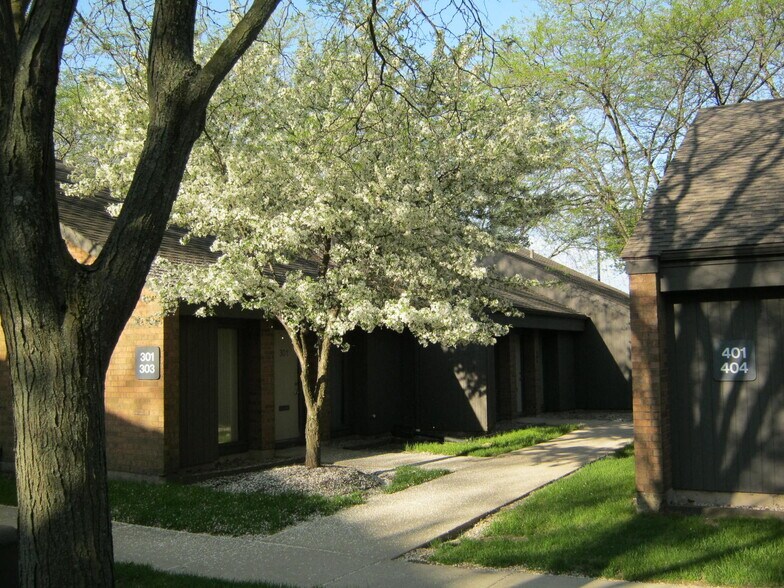 1250 Executive Pl, Geneva, IL à louer - Photo de l’immeuble – Image 2 sur 3